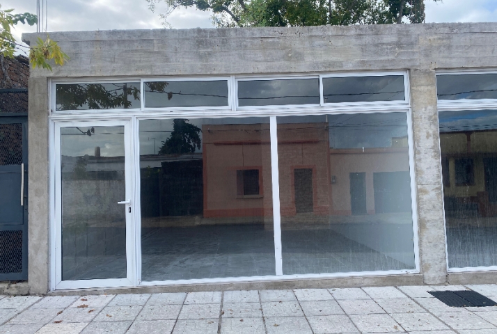 Salones - oficinas o locales comerciales a estrenar